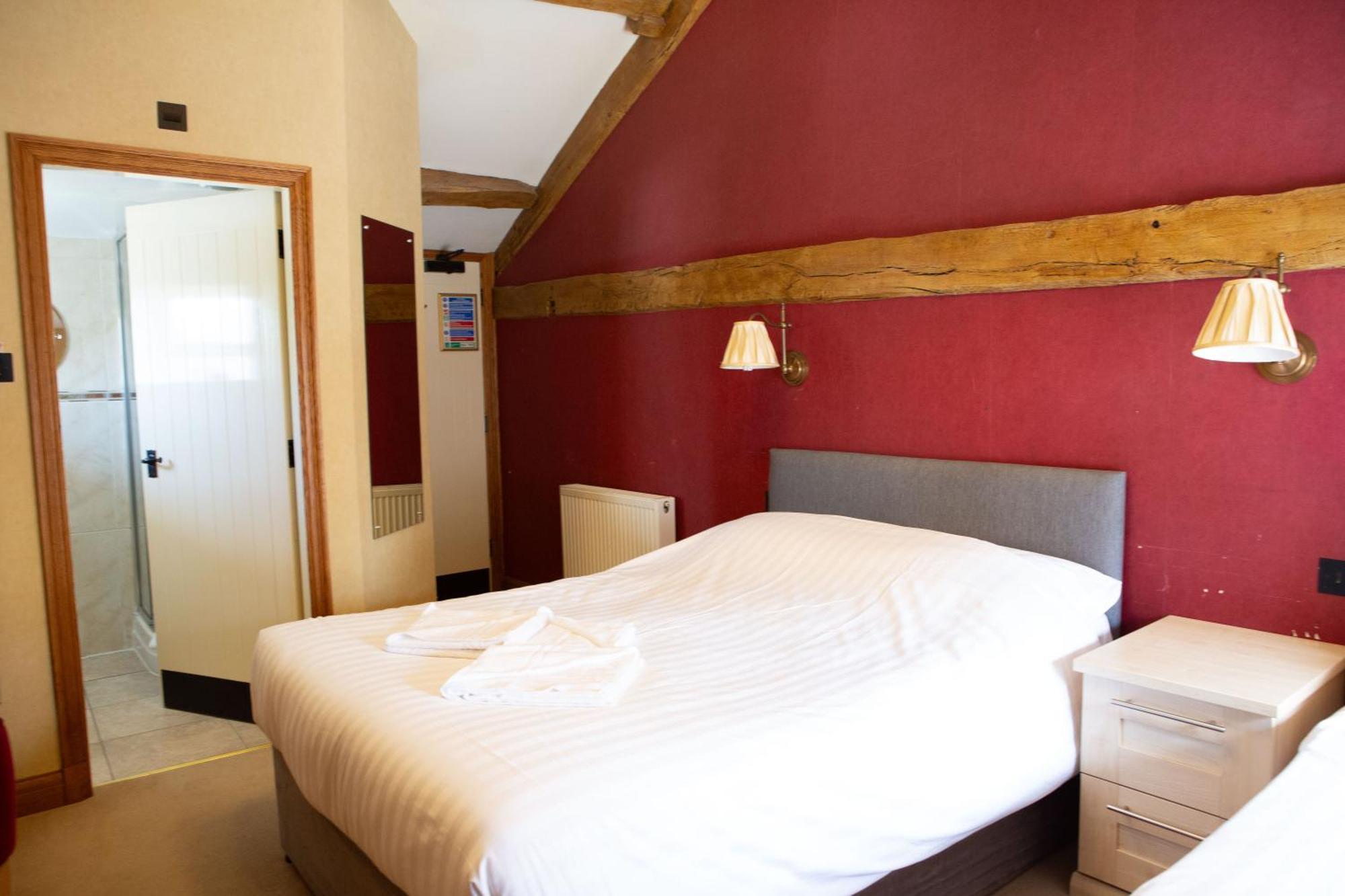 Готель Coach House Bentham Екстер'єр фото