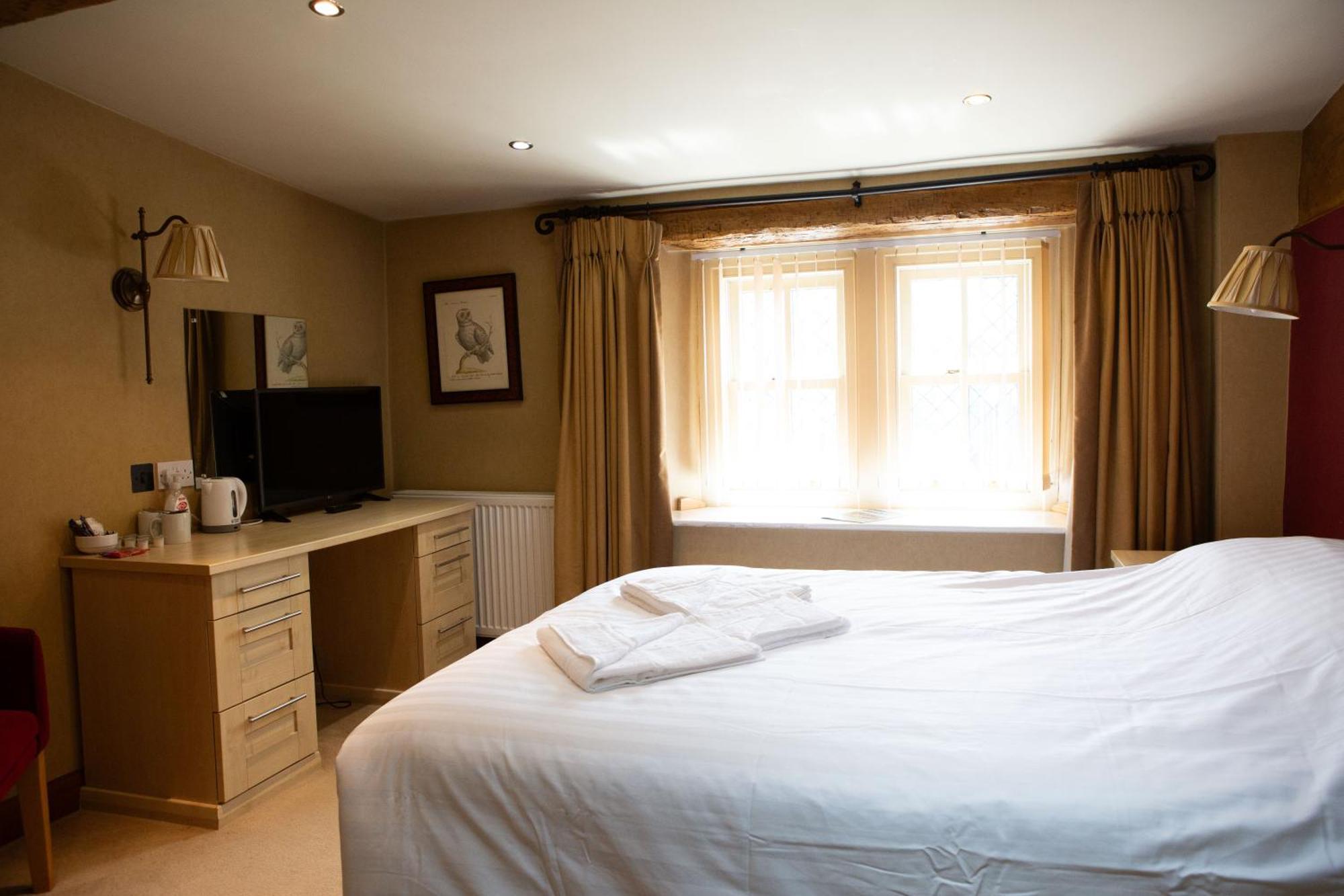 Готель Coach House Bentham Екстер'єр фото