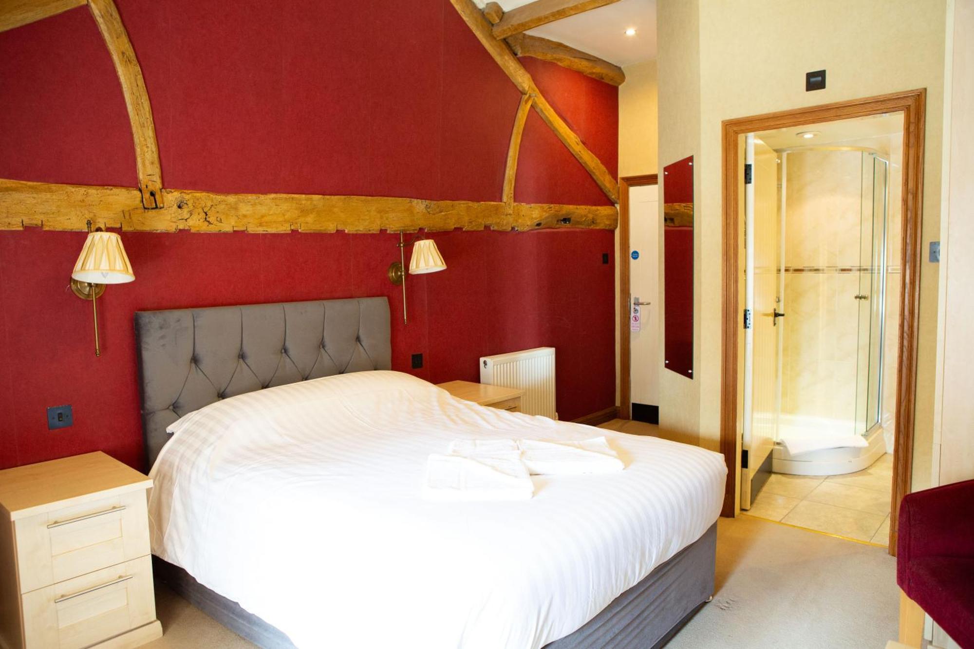 Готель Coach House Bentham Екстер'єр фото