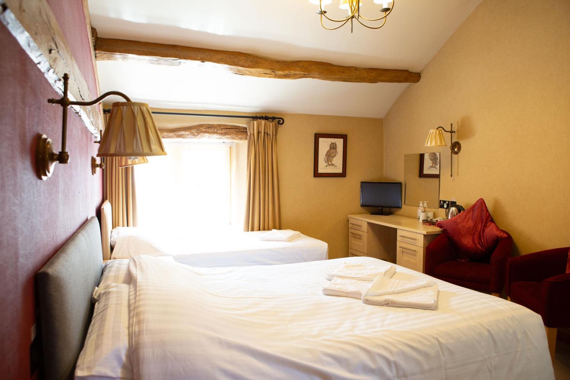 Готель Coach House Bentham Екстер'єр фото