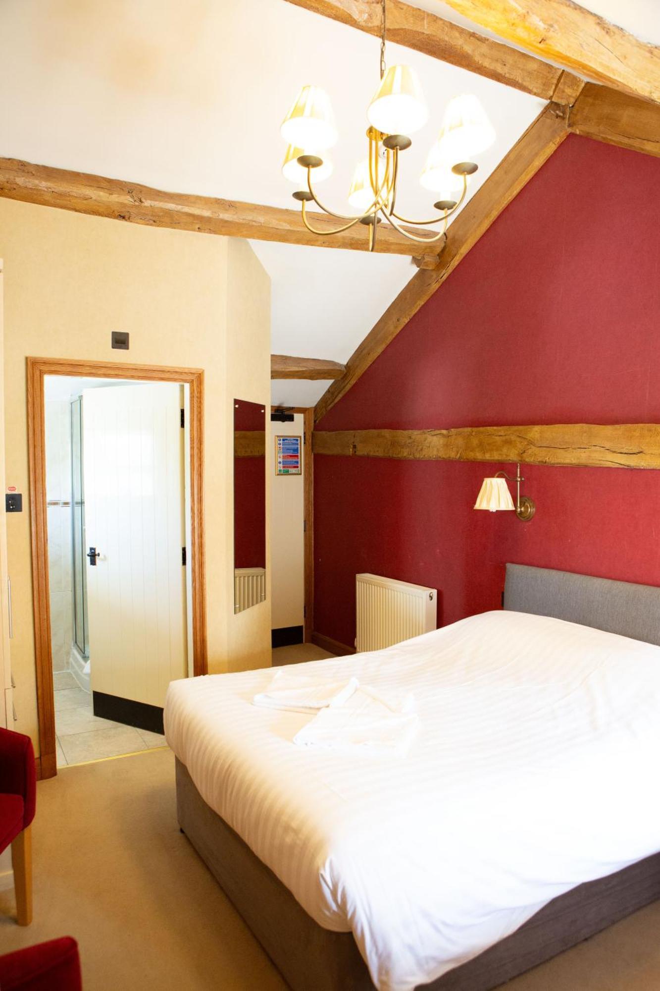 Готель Coach House Bentham Екстер'єр фото