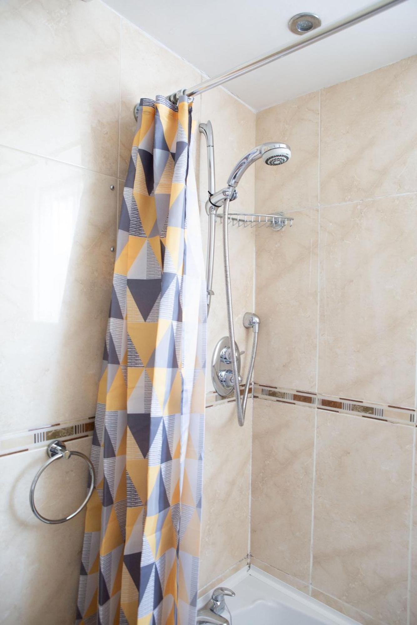 Готель Coach House Bentham Екстер'єр фото
