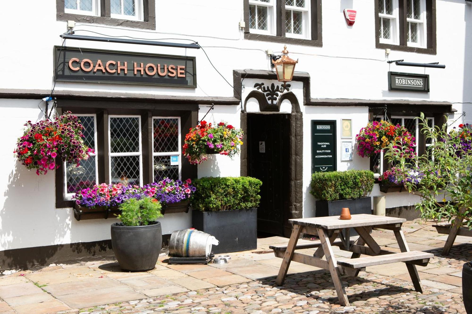 Готель Coach House Bentham Екстер'єр фото